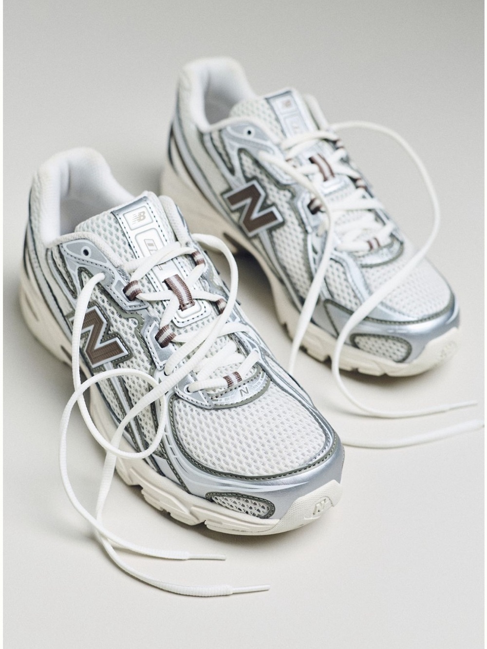 New Balance 740 Sneakers